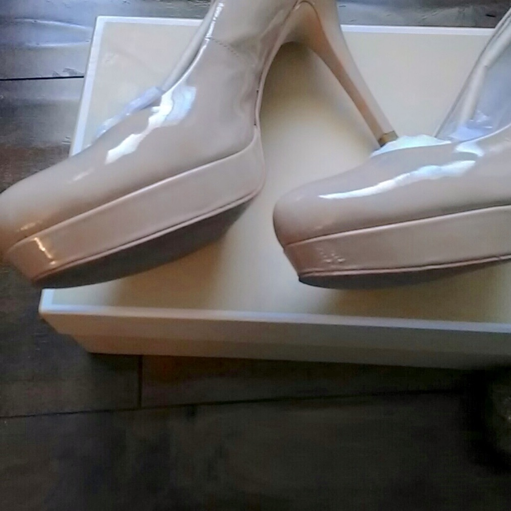 Nude Heels - image 6